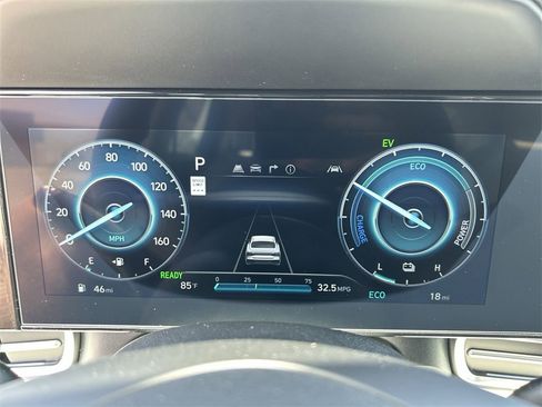 New 2025 Hyundai Elantra Limited image 31