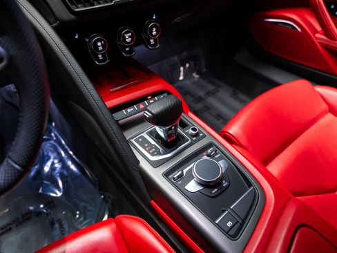 Used 2022 Audi R8 V10 w/ Premium Package RWD image 63