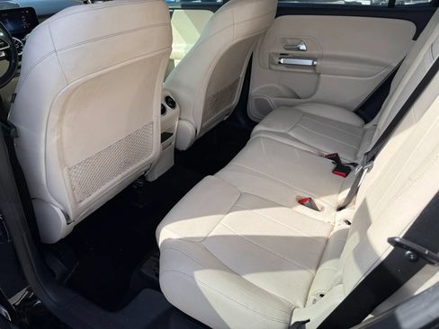 Used 2021 Mercedes-Benz GLB 250 image 4