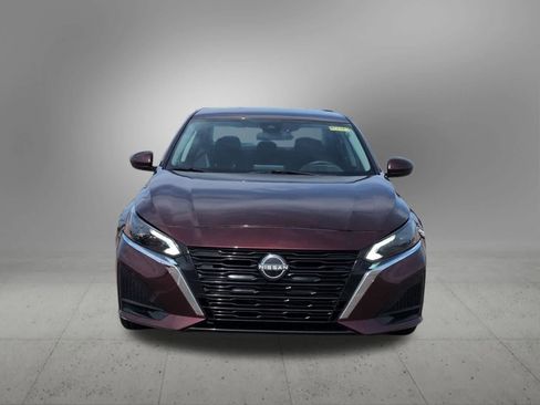 Used 2023 Nissan Altima 2.5 SV FWD image 9
