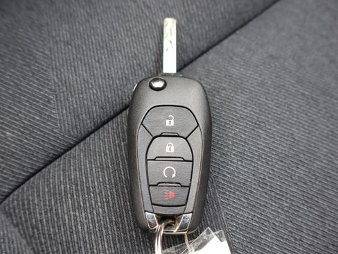 Used 2024 Chevrolet Trax RS FWD image 24