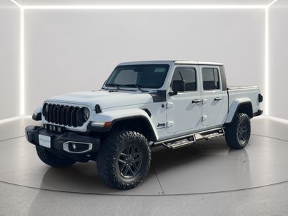 Used 2024 Jeep Gladiator Sport