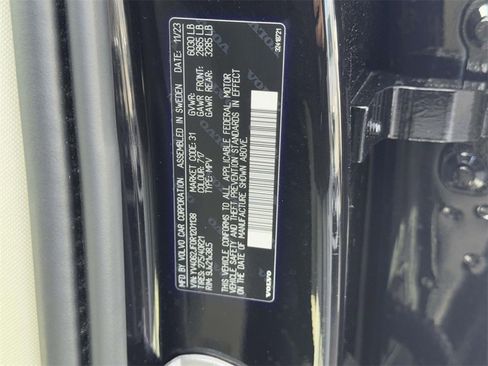 Certified 2024 Volvo XC90 B6 Ultimate w/ Protection Package Premier image 16