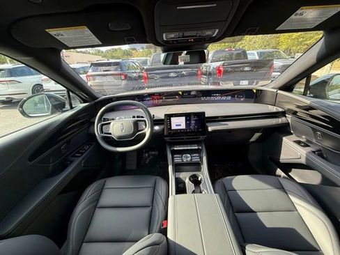 New 2025 Lincoln Nautilus Premier w/ Jet Appearance Package image 5