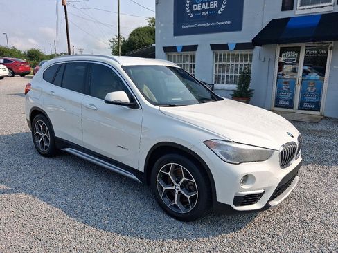 Used 2018 BMW X1 xDrive28i AWD/4WD image 7