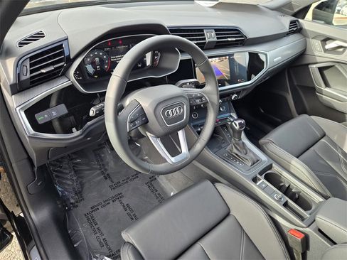 New 2025 Audi Q3 2.0T Premium image 19