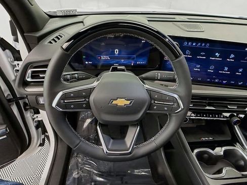 New 2026 Chevrolet Traverse LT w/ Enhanced Driving Package image 13