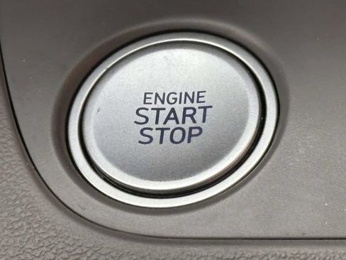 Used 2025 Hyundai Elantra SEL FWD image 37