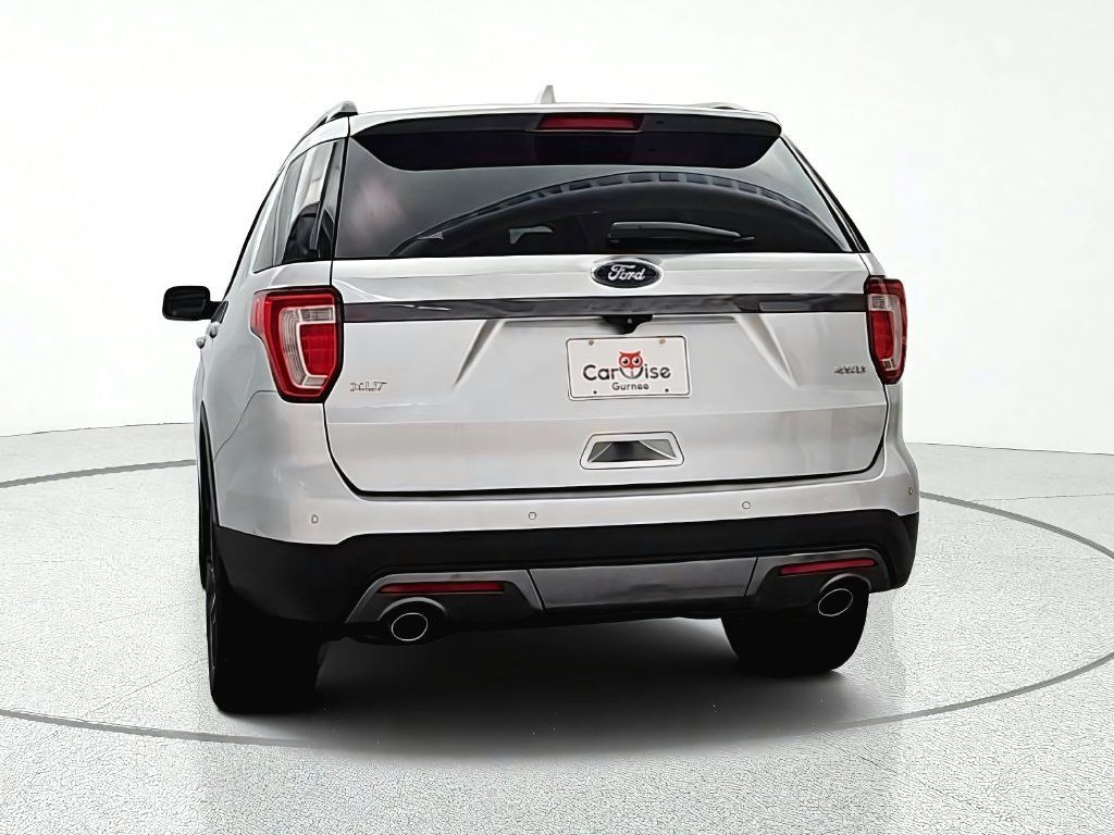 Used 2017 Ford Explorer XLT w/ Equipment Group 202A AWD/4WD image 6