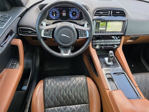 Used 2020 Jaguar F-PACE SVR image 14