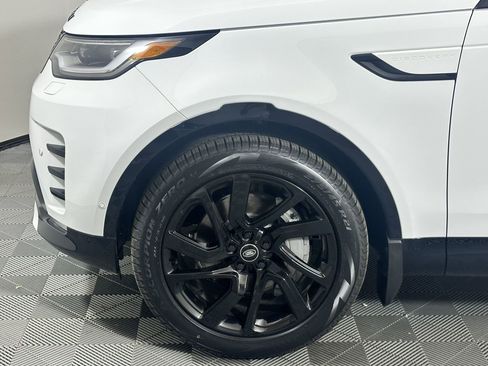 Used 2025 Land Rover Discovery Dynamic SE AWD/4WD image 9