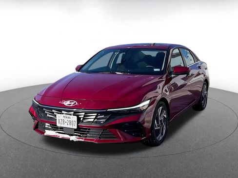 Used 2025 Hyundai Elantra SEL image 7