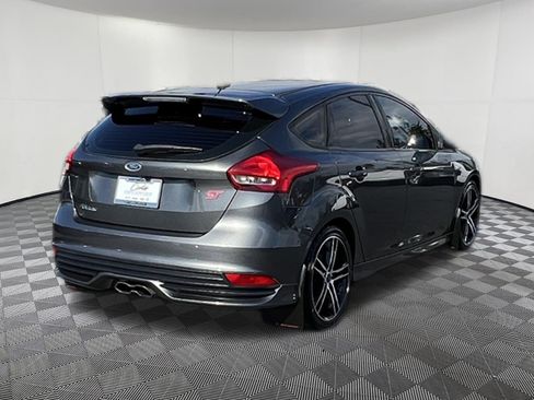 Used 2017 Ford Focus ST FWD image 6