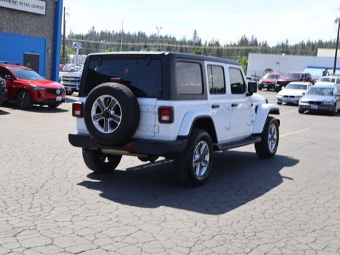 Used 2020 Jeep Wrangler Unlimited Sahara AWD/4WD image 5