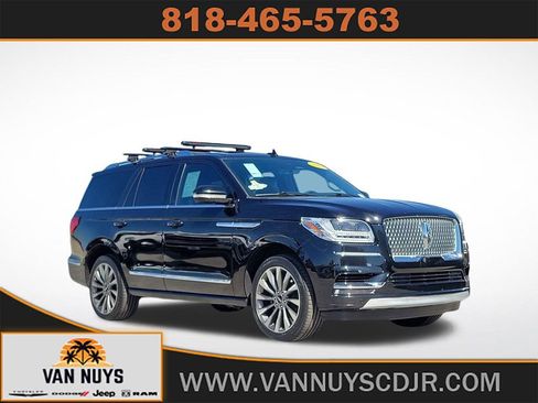 Used 2021 Lincoln Navigator Reserve image 1