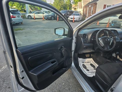 Used 2017 Nissan Versa S Plus image 21