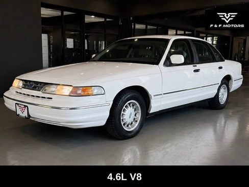 Used 1996 Ford Crown Victoria LX RWD image 2