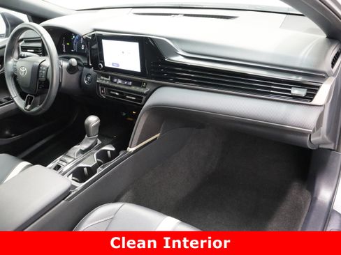 Used 2025 Toyota Camry SE image 36