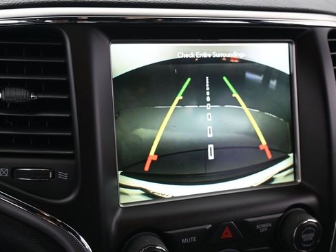 Used 2018 Jeep Grand Cherokee Altitude image 17