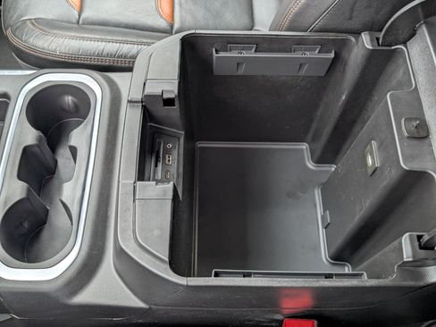 Used 2022 GMC Sierra 2500 AT4 w/ Snow Plow Prep/Camper Package image 23