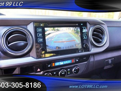 Used 2017 Toyota Tacoma TRD Off-Road w/ Premium & Technology Package AWD/4WD image 39