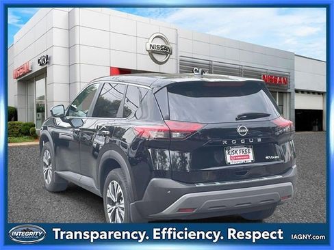 Certified 2023 Nissan Rogue SV image 8