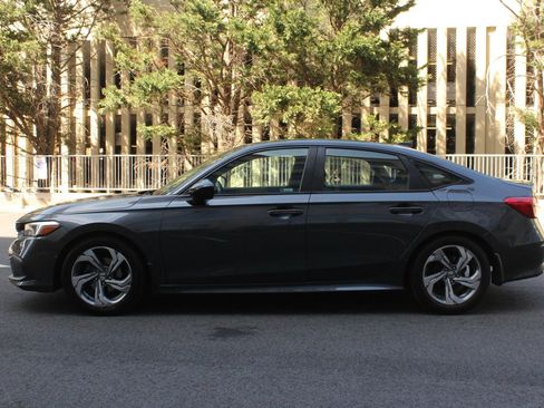 Used 2022 Honda Civic Sport image 12