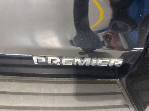 Used 2019 Chevrolet Suburban Premier image 5