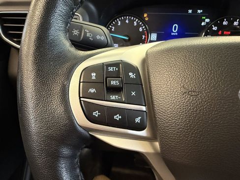 Used 2022 Ford Explorer XLT w/ Equipment Group 202A image 11