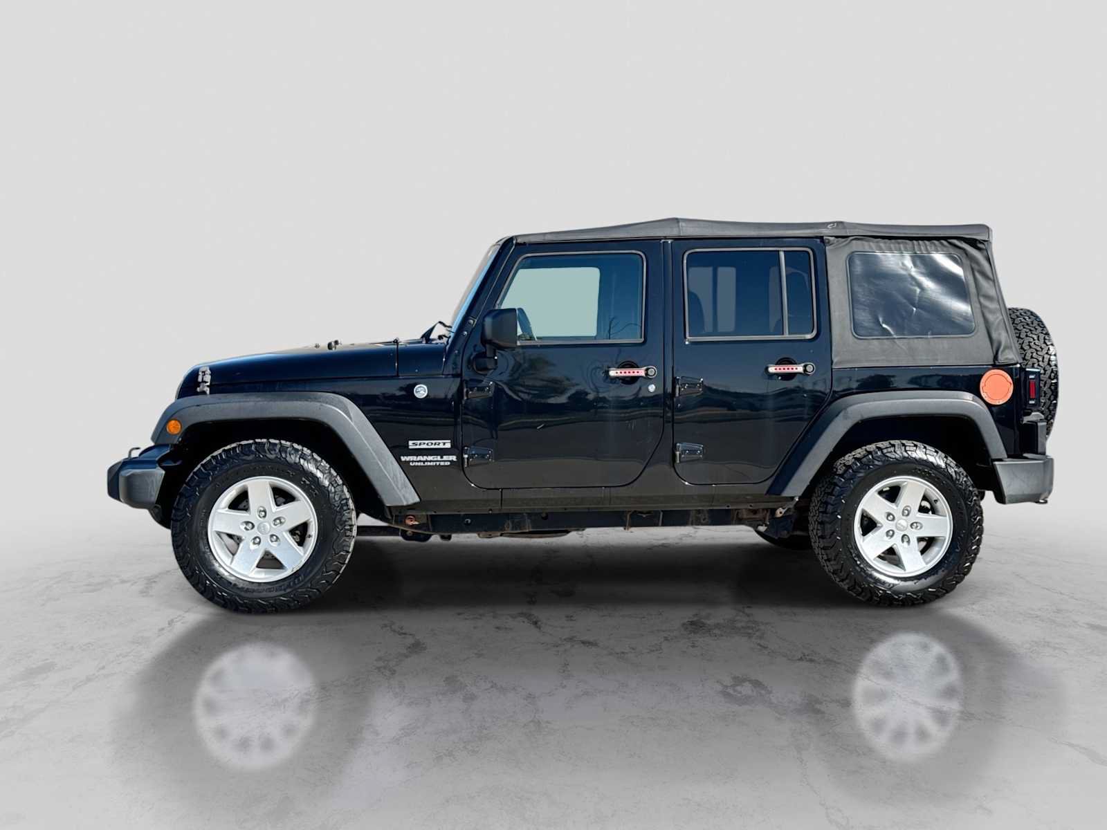 Used 2017 Jeep Wrangler Unlimited Sport w/ Quick Order Package 24S AWD/4WD image 3