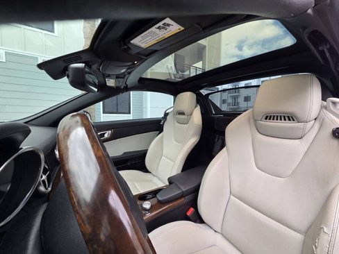 Used 2015 Mercedes-Benz SLK 250 image 28