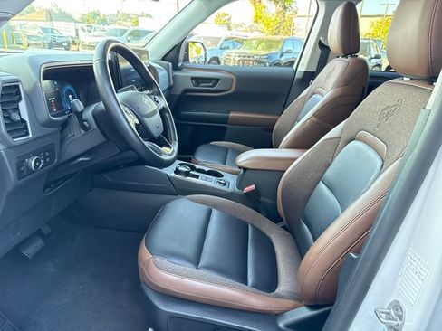 Used 2025 Ford Bronco Sport Outer Banks w/ Outer Banks Tech Package+ AWD/4WD image 9