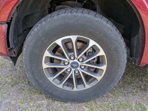 Used 2019 Ford F150 XLT w/ Equipment Group 302A Luxury AWD/4WD image 11