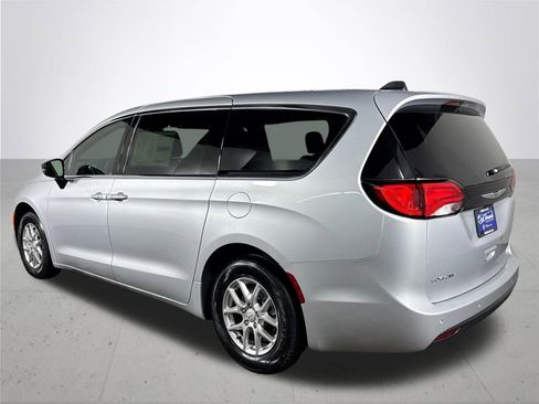 New 2026 Chrysler Voyager LX image 8