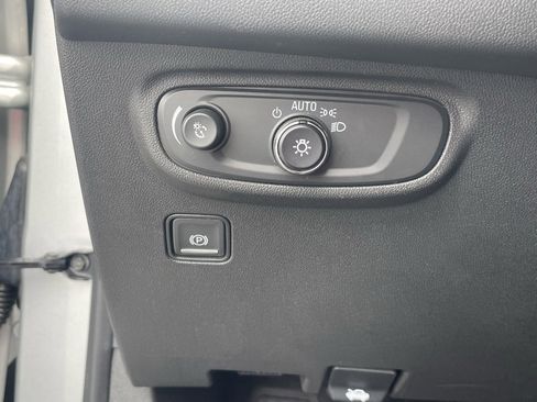 Used 2021 GMC Terrain SLE w/ Driver Convenience Package image 19