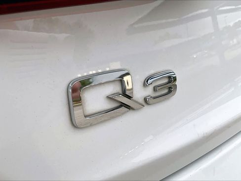 Used 2018 Audi Q3 2.0T Premium Plus w/ Premium Plus Package AWD/4WD image 31