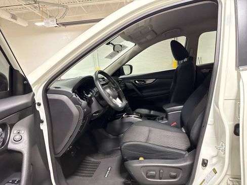 Used 2017 Nissan Rogue SV w/ SV Premium Package AWD/4WD image 20