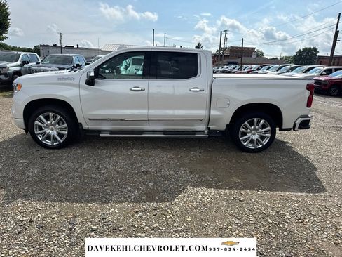 Used 2025 Chevrolet Silverado 1500 High Country w/ High Country Premium Package AWD/4WD image 2