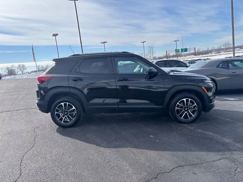 Certified 2025 Chevrolet TrailBlazer LT w/ Driver Confidence Package image 6