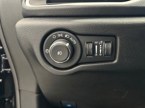 New 2026 Chrysler Pacifica Select w/ S Appearance Package image 25