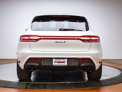 Certified 2022 Porsche Macan S image 7
