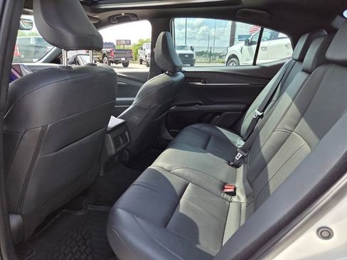 Used 2025 Toyota Camry XSE FWD image 6