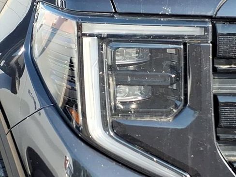 Used 2023 GMC Sierra 1500 Elevation AWD/4WD image 12