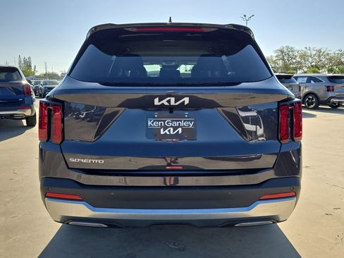 New 2026 Kia Sorento S FWD image 7