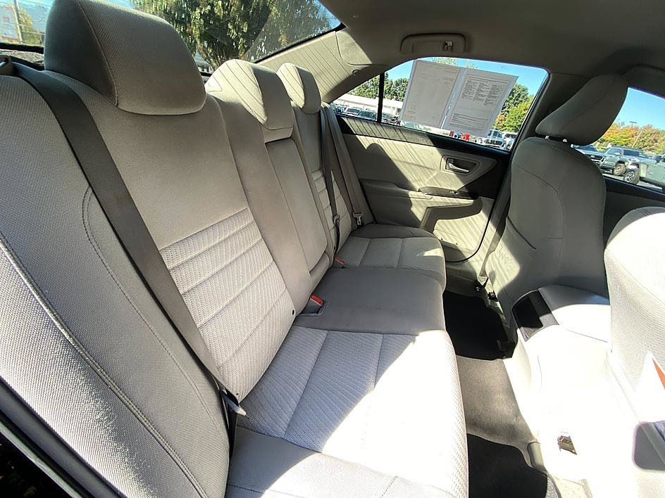 Used 2017 Toyota Camry LE FWD image 23