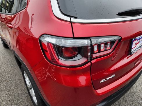 Used 2025 Jeep Compass Latitude image 5