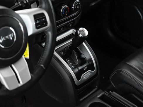Used 2017 Jeep Compass High Altitude AWD/4WD image 18