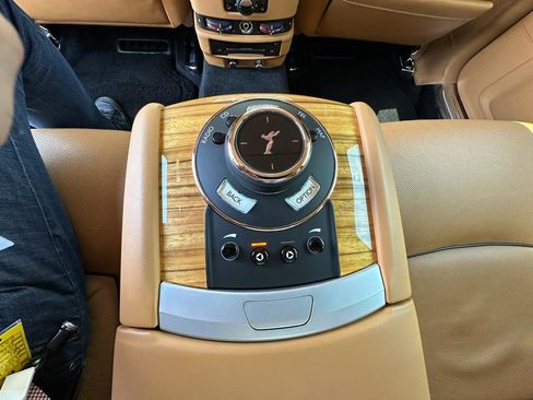 Used 2014 Rolls-Royce Ghost RWD image 35