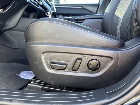 Used 2023 MAZDA CX-50 2.5 S w/ Preferred Plus Pkg image 9