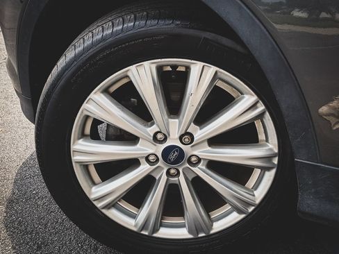 Used 2019 Ford Escape SEL AWD/4WD image 4